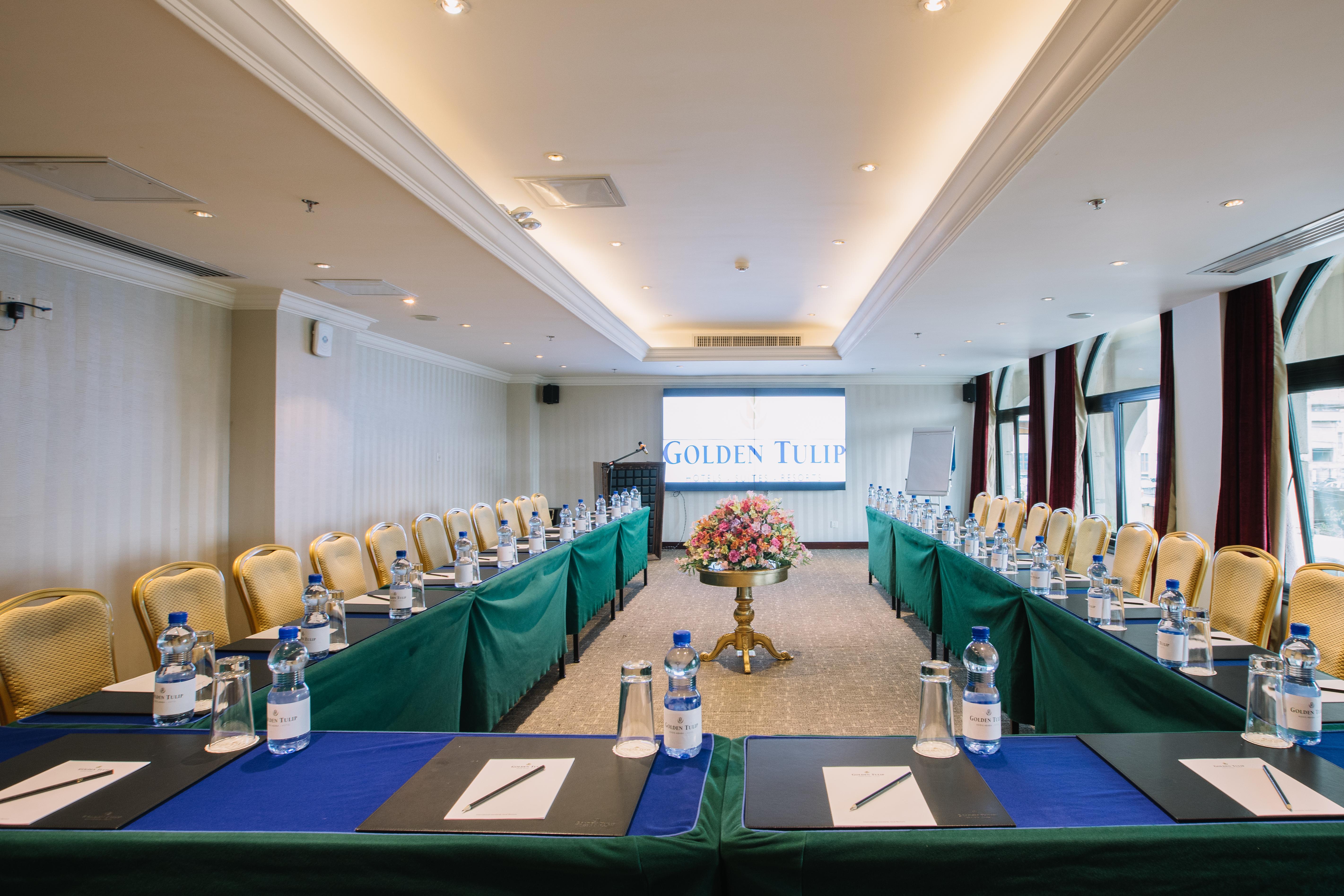 ホテル Golden Tulip アジス・アベバ エクステリア 写真